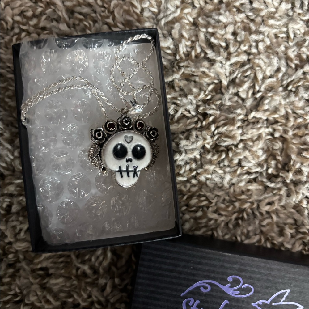 Silver Skull Pendant Necklace